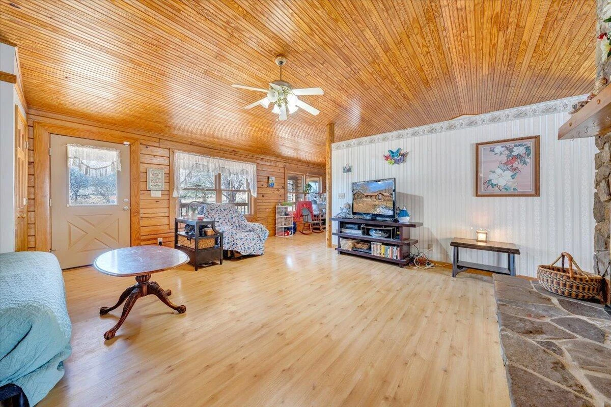 13120 Callaway RD - Photo 9