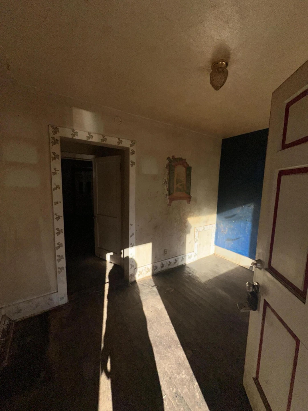 519 Rutherford AVE - Photo 2
