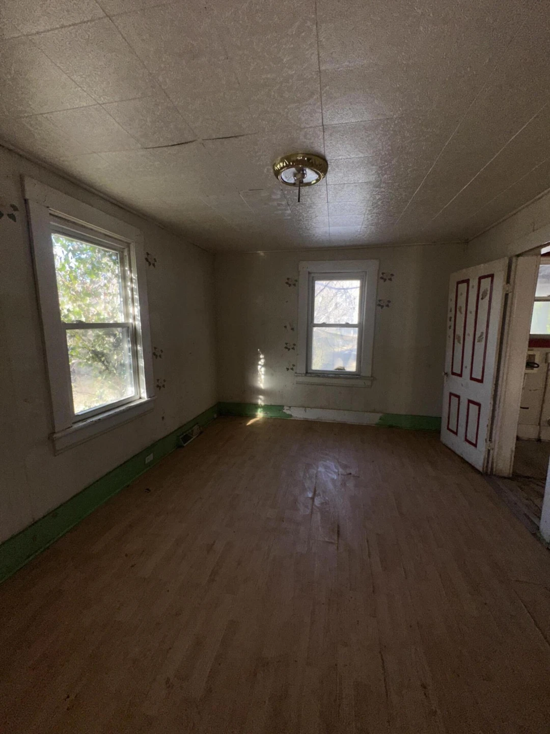 519 Rutherford AVE - Photo 5