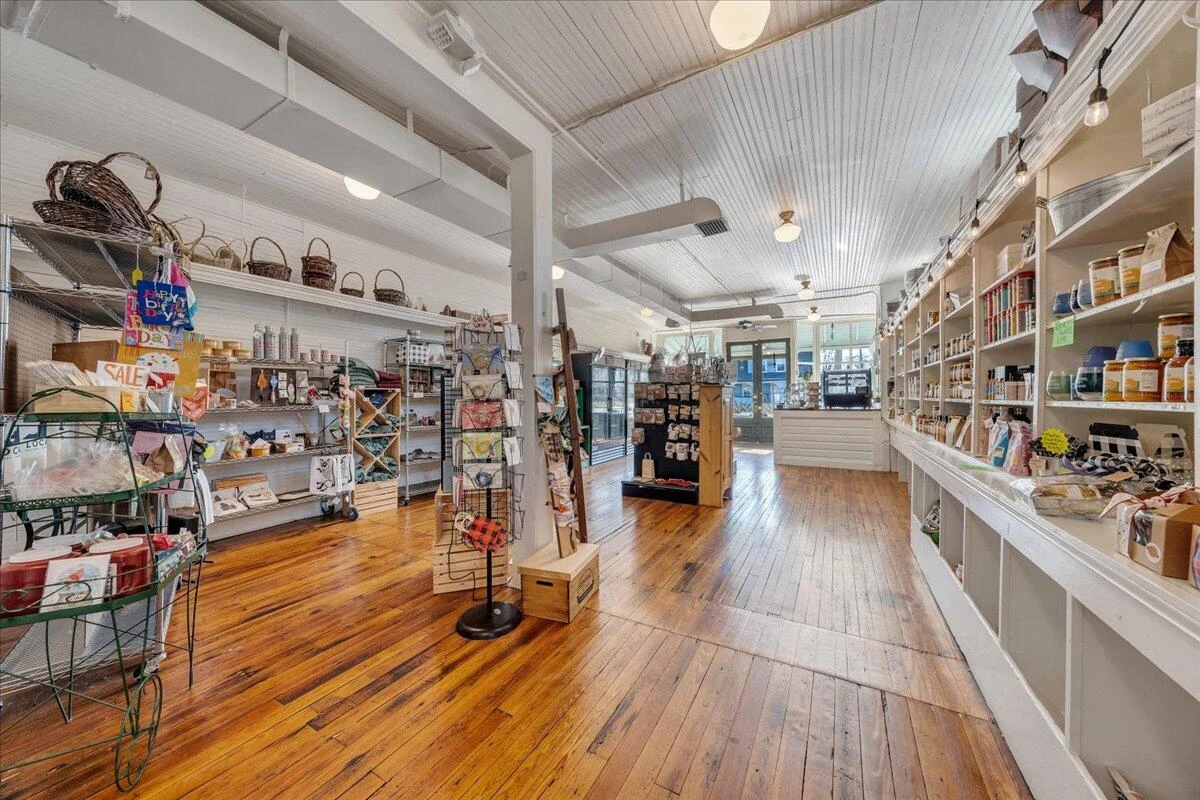 1511 Eddy AVE - Photo 15
