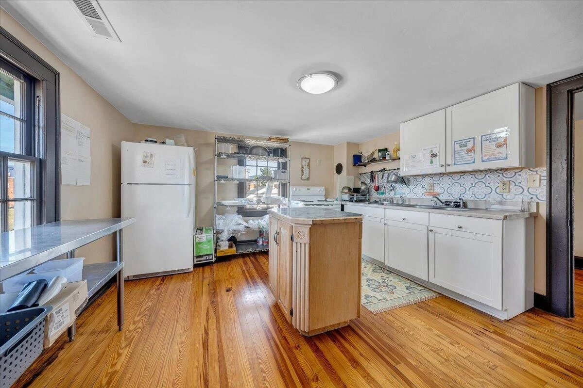 1511 Eddy AVE - Photo 32