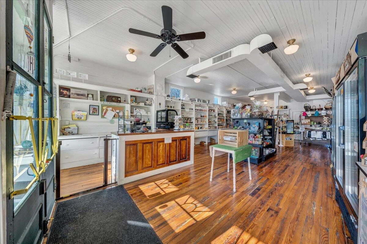 1511 Eddy AVE - Photo 7