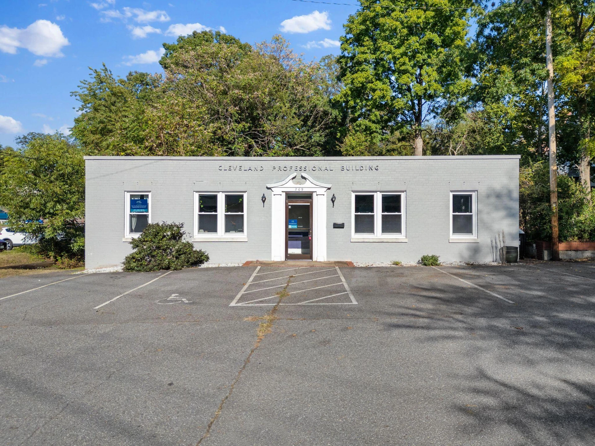 209 Cleveland  AVE