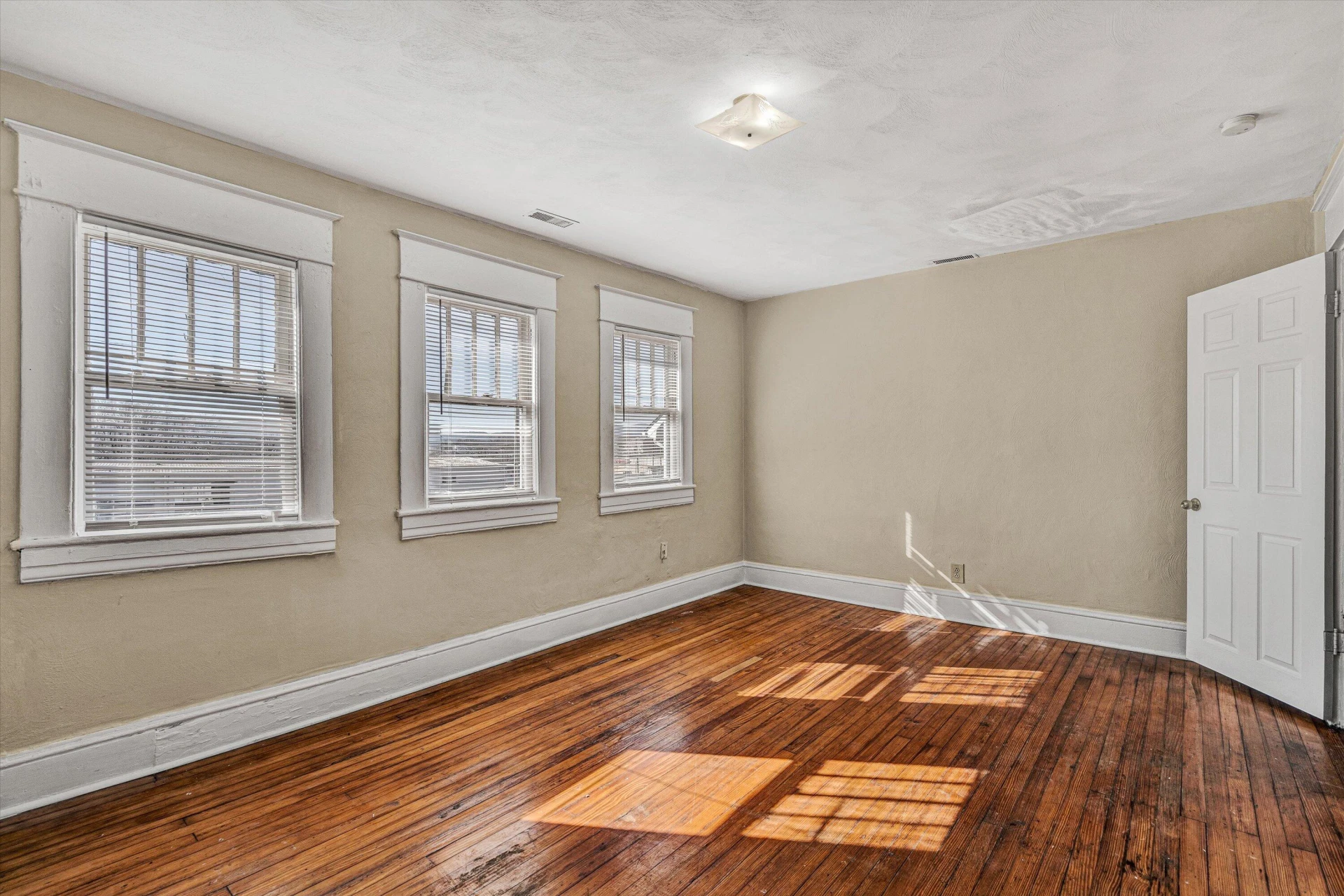 2315 Salem Tpke - Photo 16