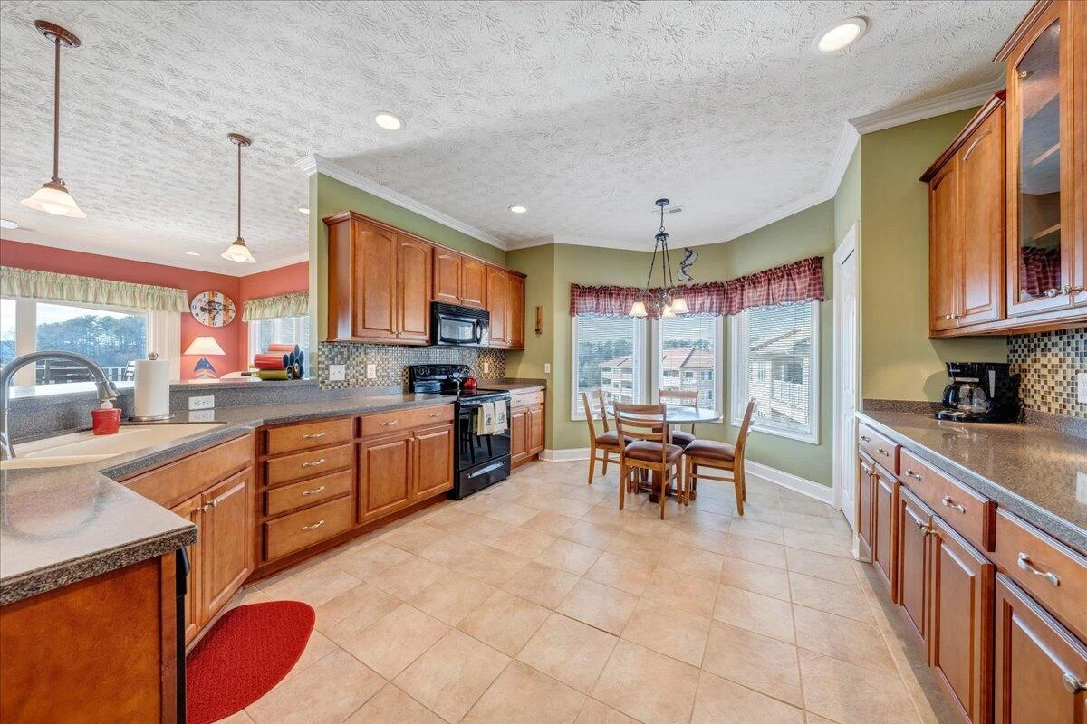 1064 LA CASA CT - Photo 3