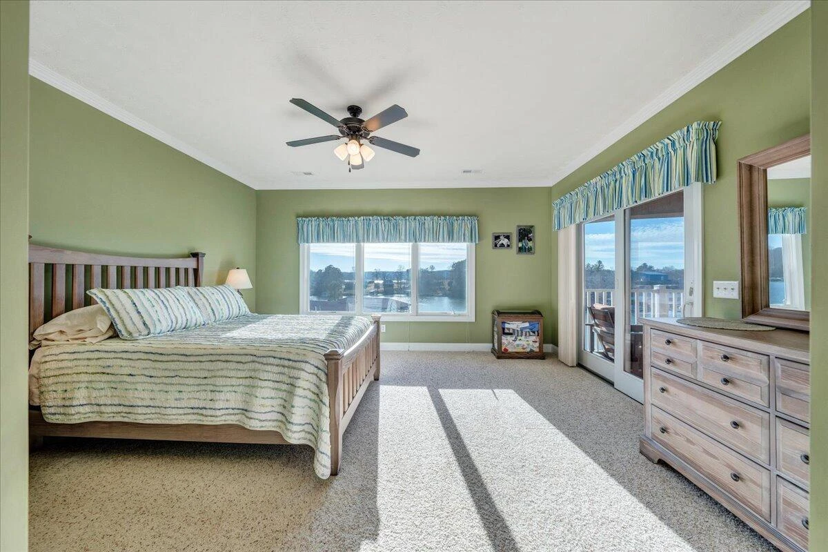 1064 LA CASA CT - Photo 4
