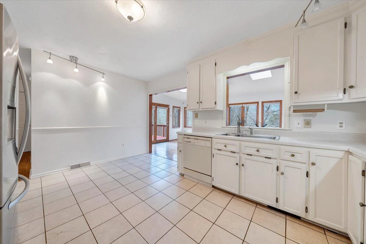 7278 Carriage Hills DR - Photo 8