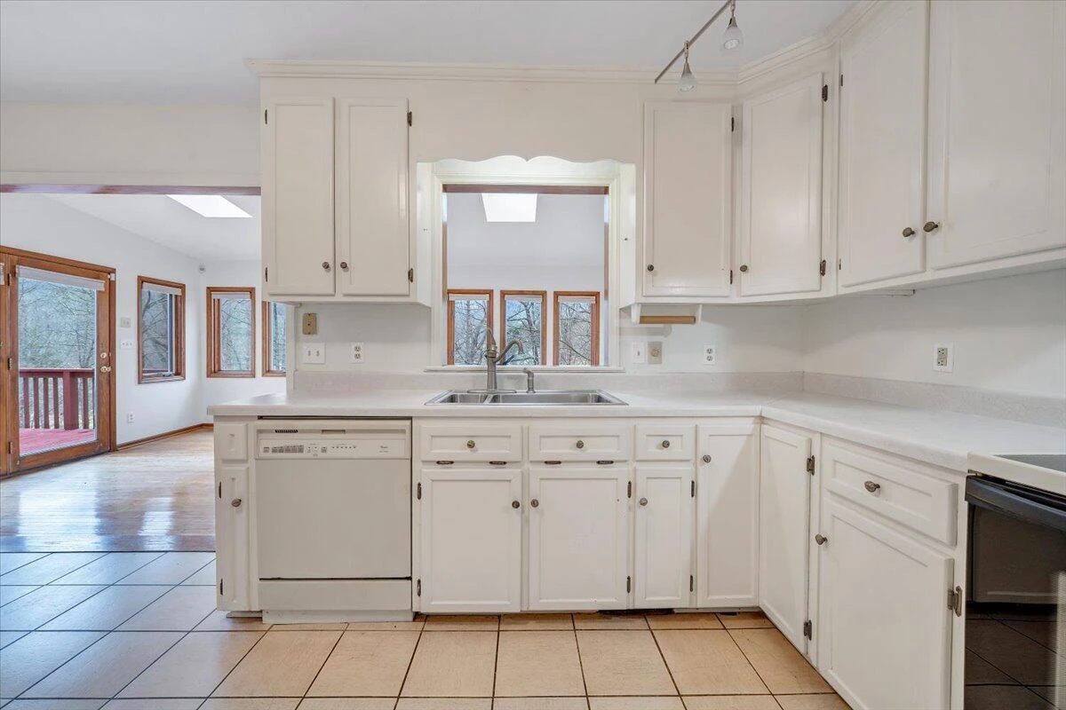 7278 Carriage Hills DR - Photo 9