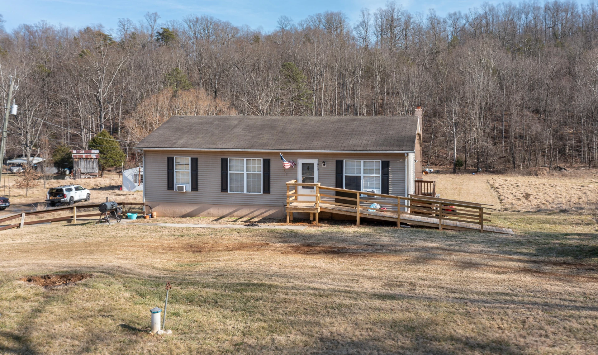 940 Ridgeway DR