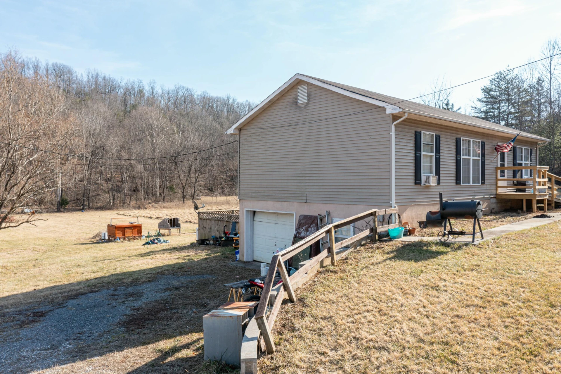 940 Ridgeway DR - Photo 2