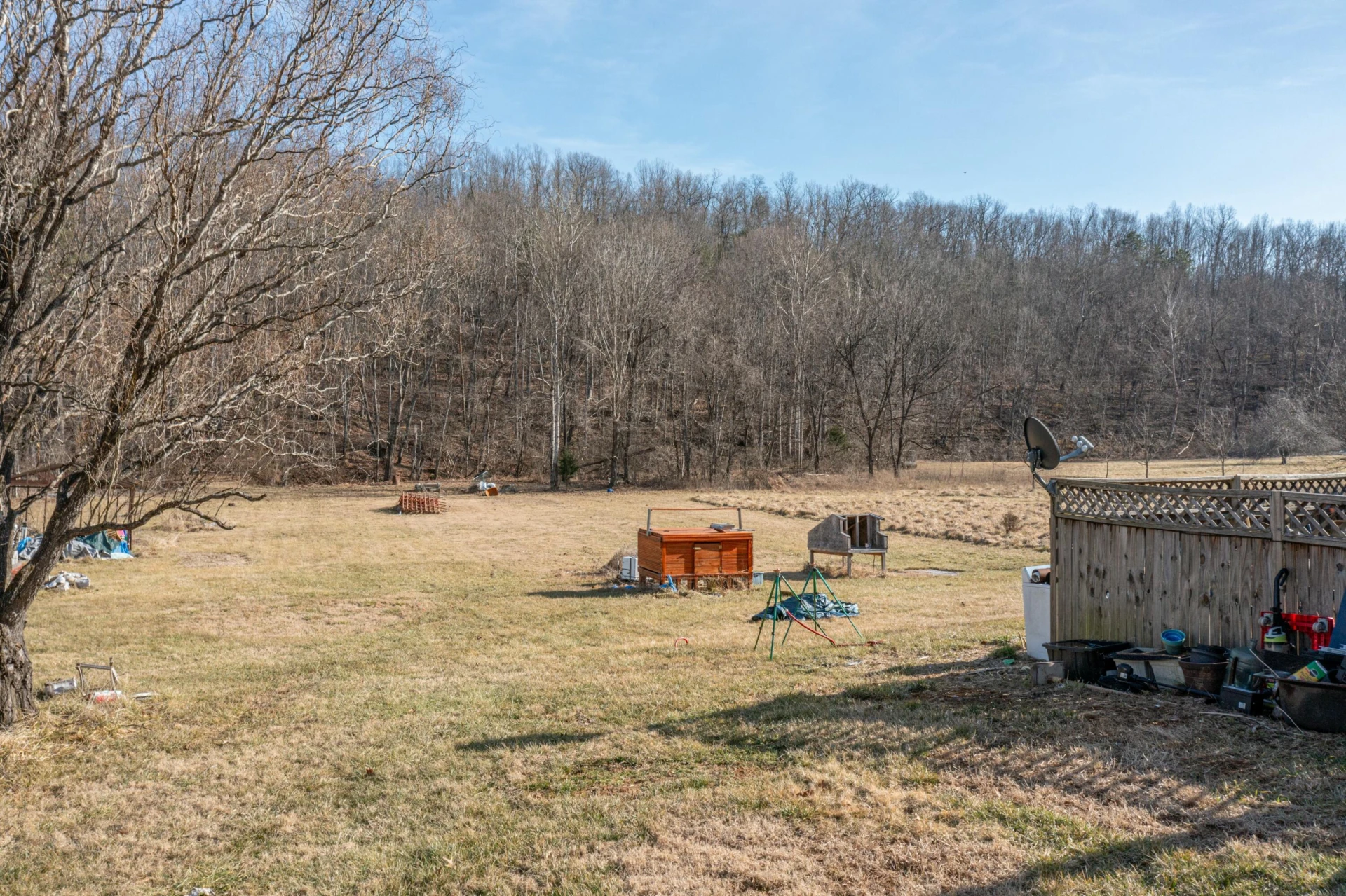 940 Ridgeway DR - Photo 3