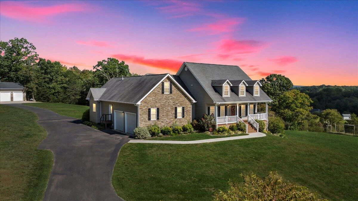 140 Fox Run  RD