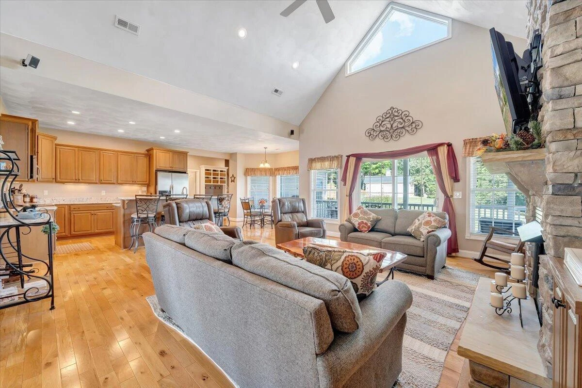 140 Fox Run  RD - Photo 17