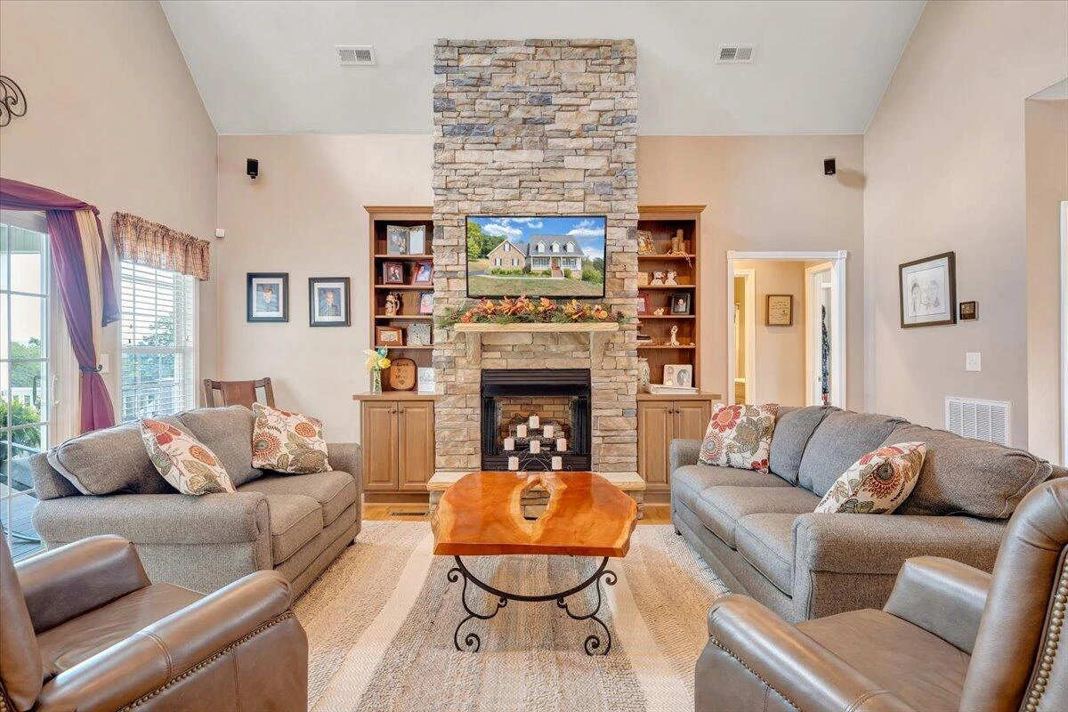 140 Fox Run  RD - Photo 20