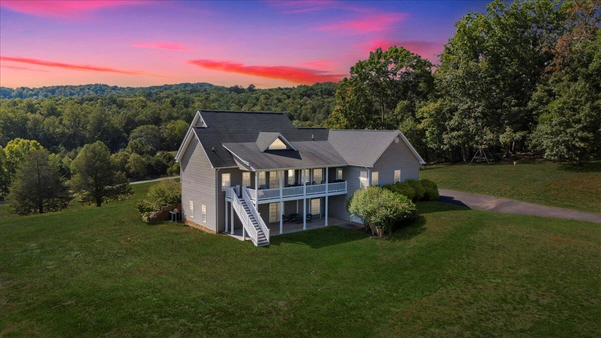 140 Fox Run  RD - Photo 3