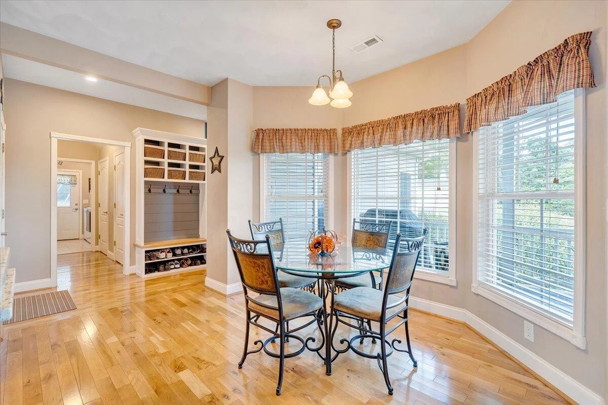 140 Fox Run  RD - Photo 30