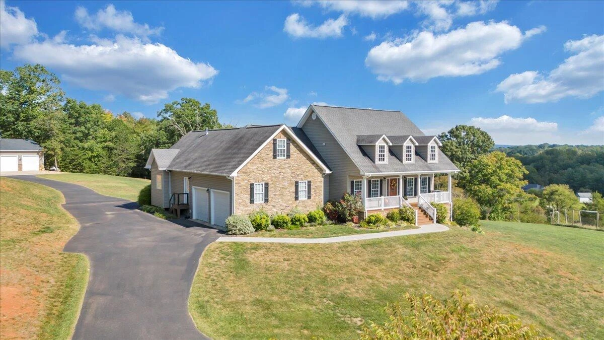 140 Fox Run  RD - Photo 5
