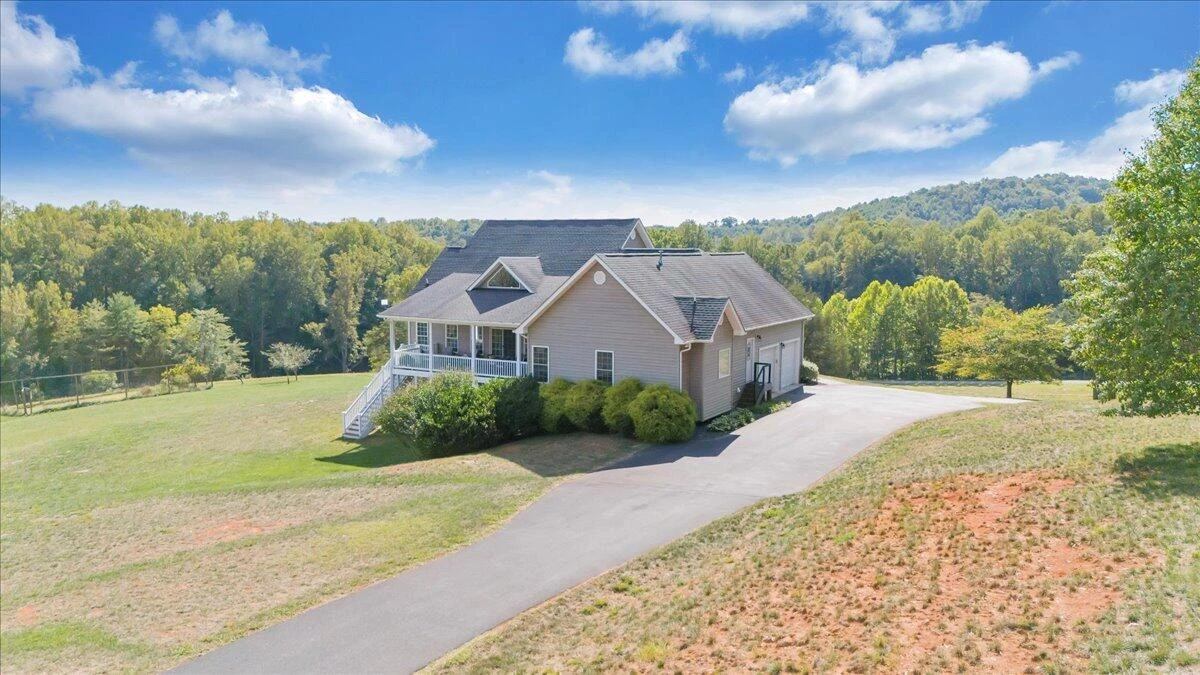 140 Fox Run  RD - Photo 77