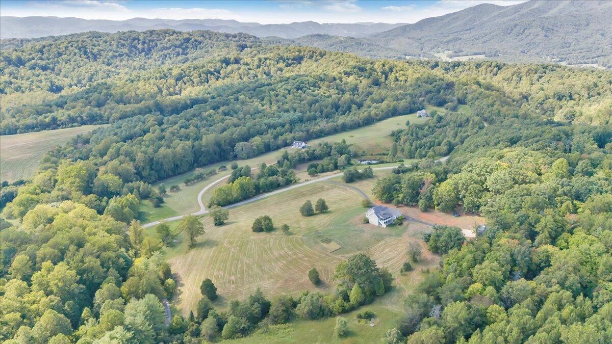 140 Fox Run  RD - Photo 88