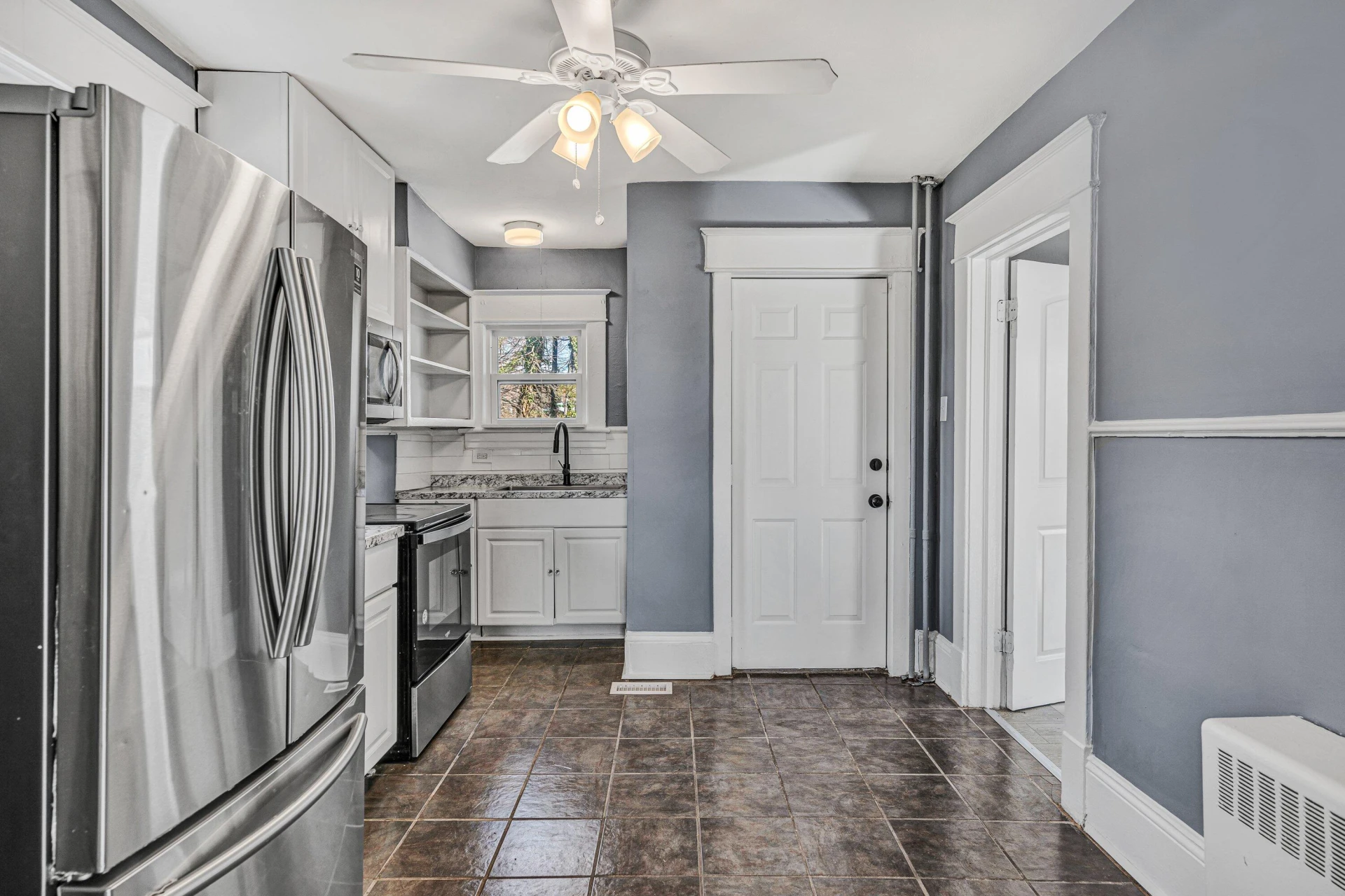 1721 Hanover AVE - Photo 6