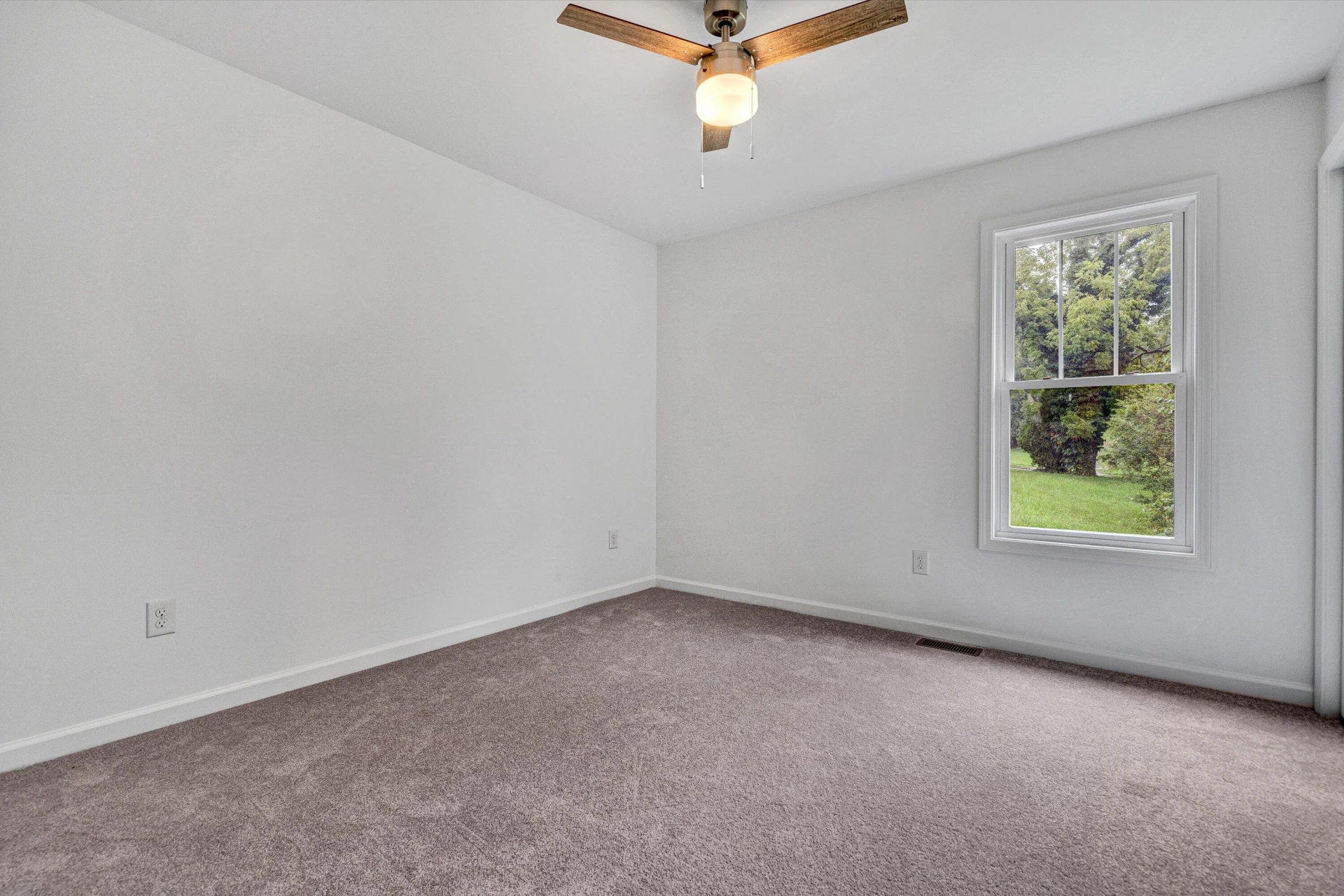 3908 Kentucky AVE - Photo 9