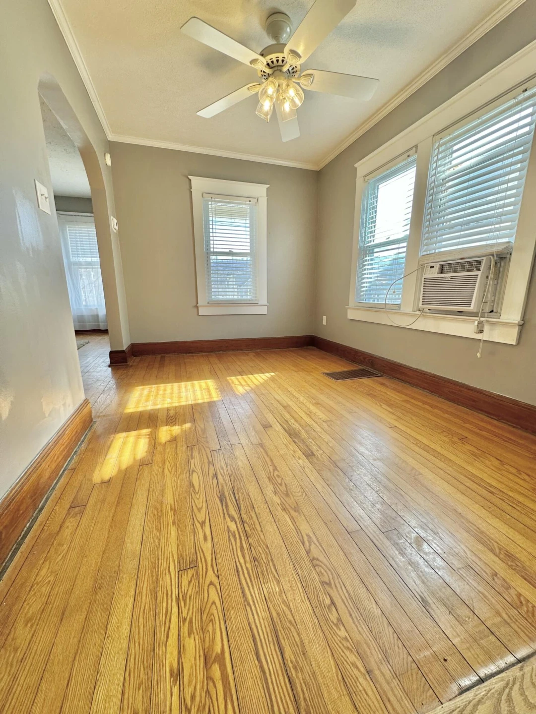 1434 Howard AVE - Photo 11