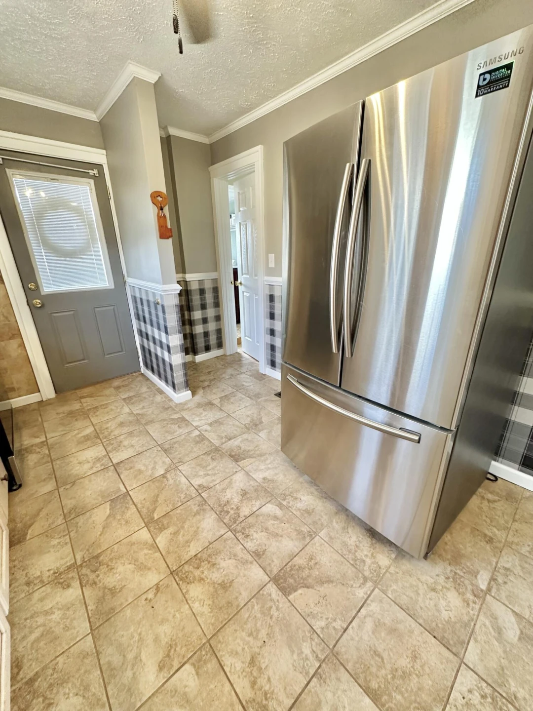 1434 Howard AVE - Photo 16