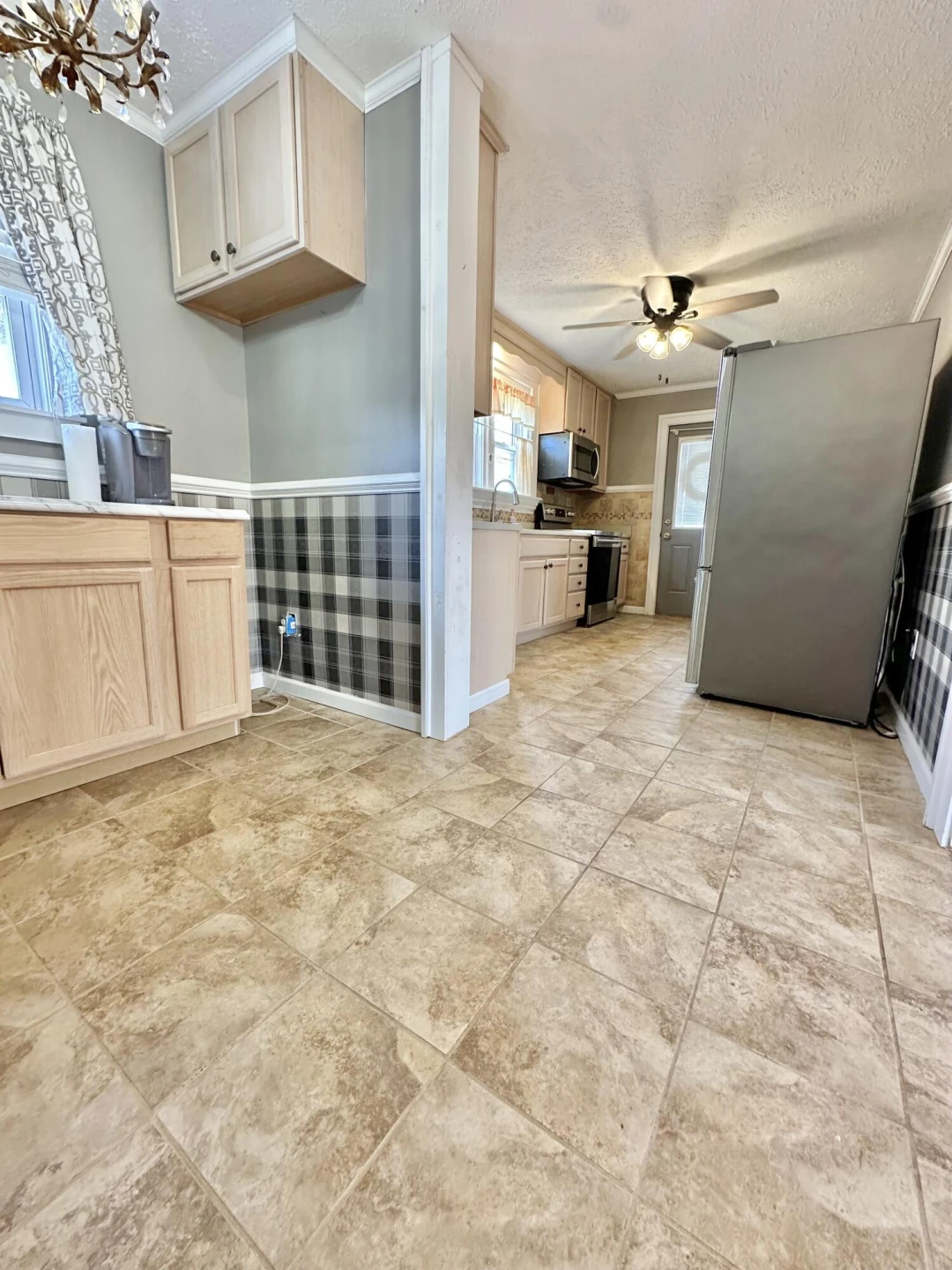 1434 Howard AVE - Photo 17