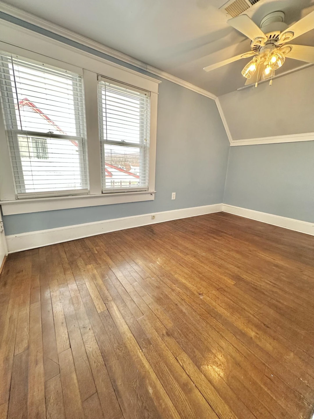 1434 Howard AVE - Photo 29