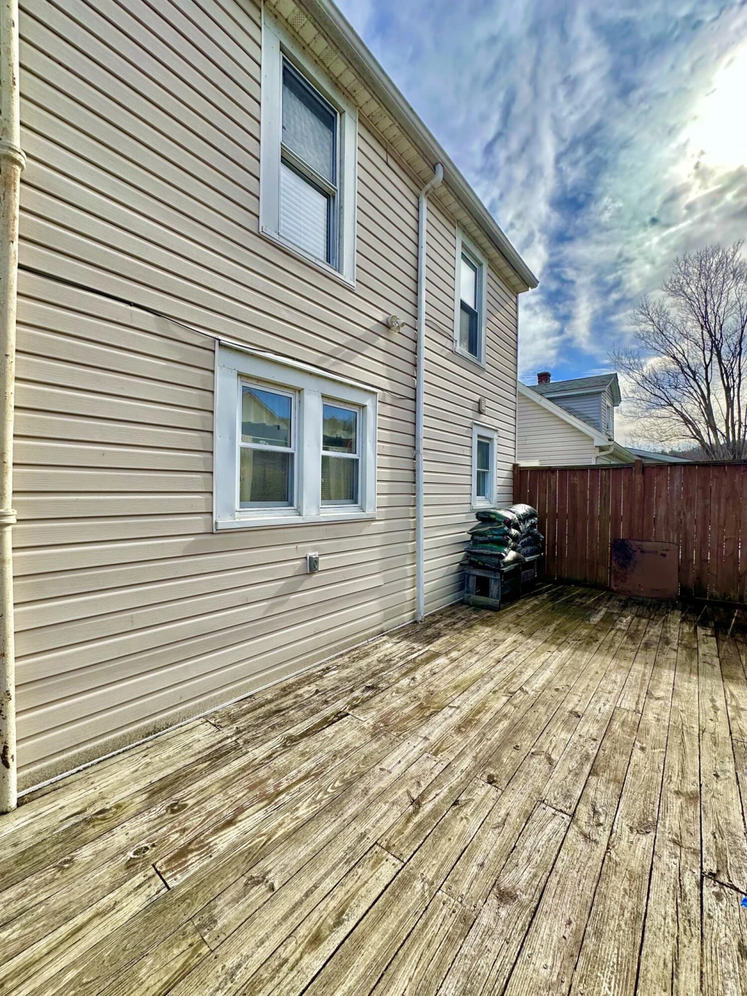 1434 Howard AVE - Photo 5