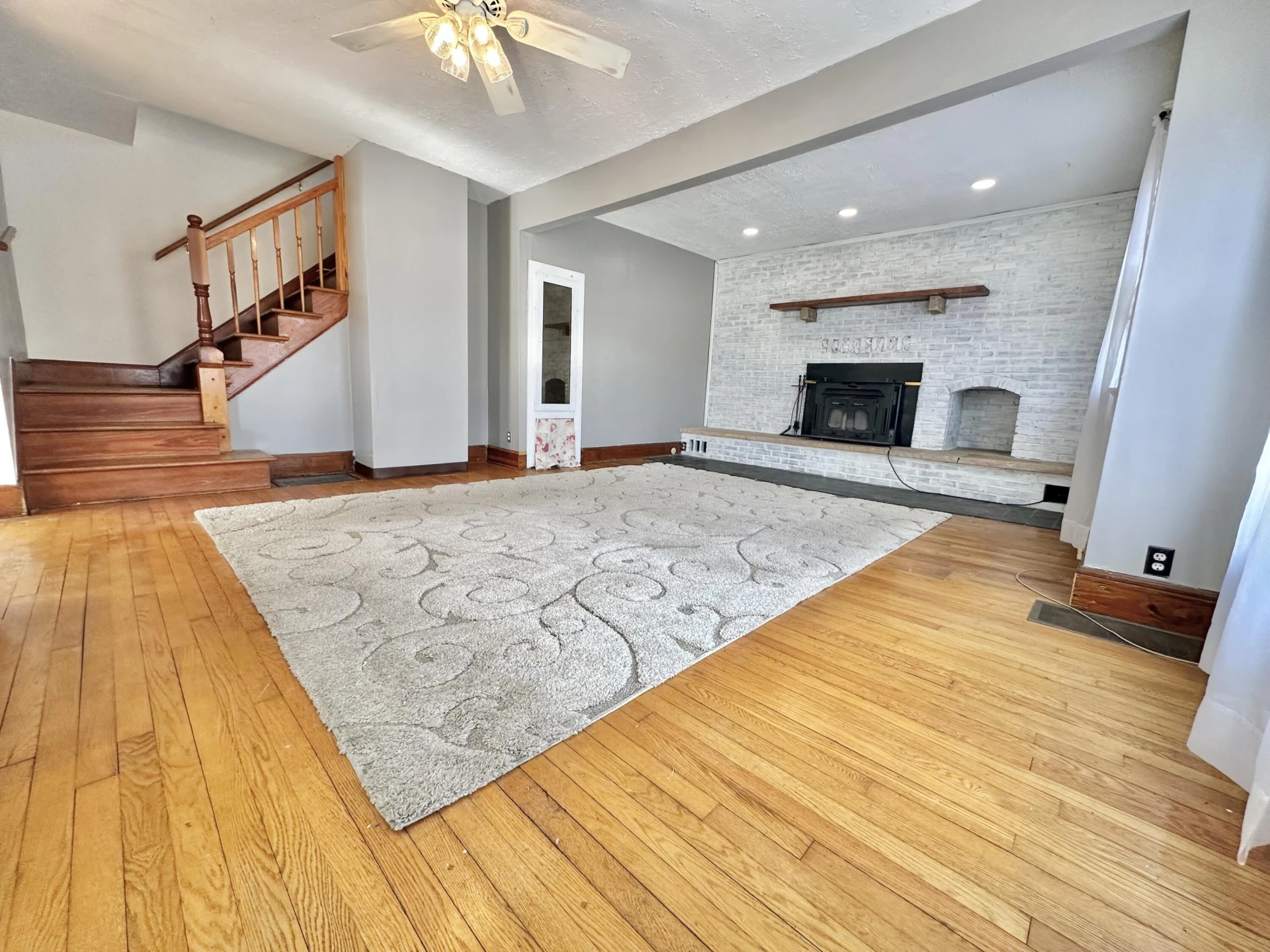 1434 Howard AVE - Photo 6