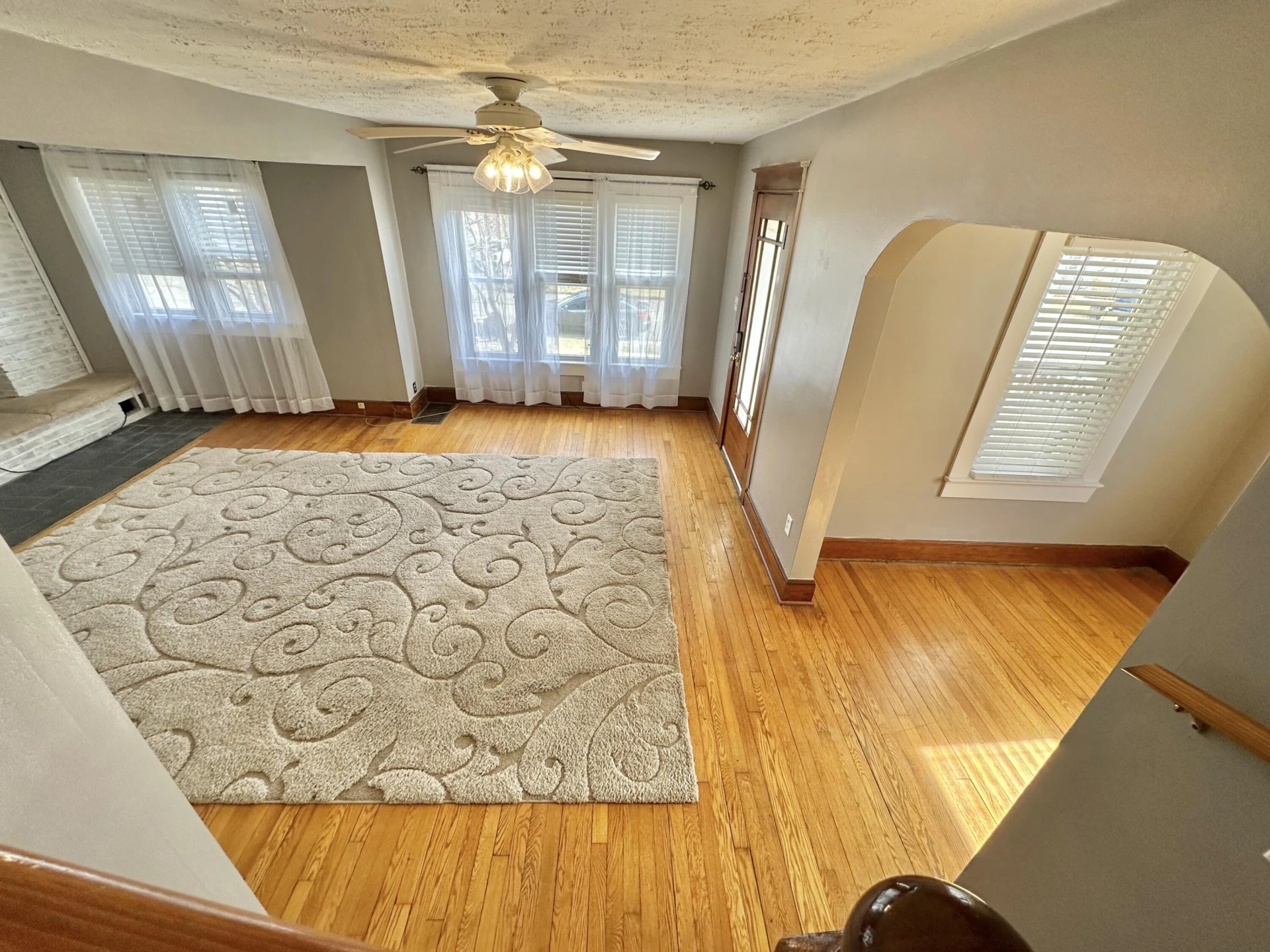1434 Howard AVE - Photo 7