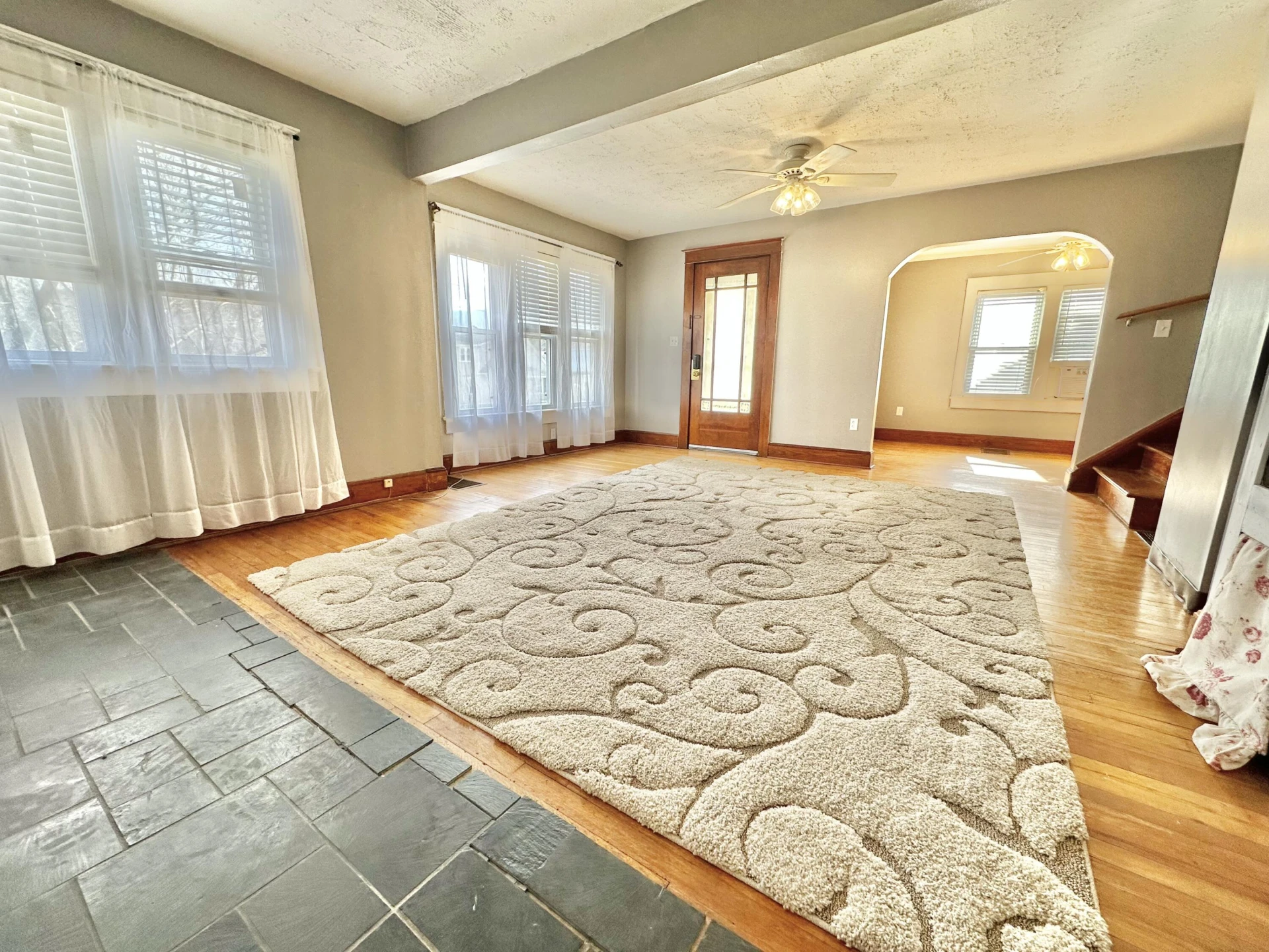 1434 Howard AVE - Photo 8