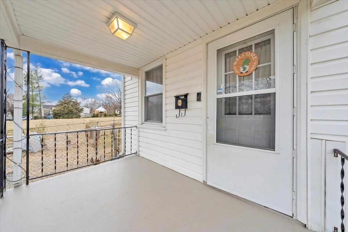 3222 Plantation RD - Photo 2