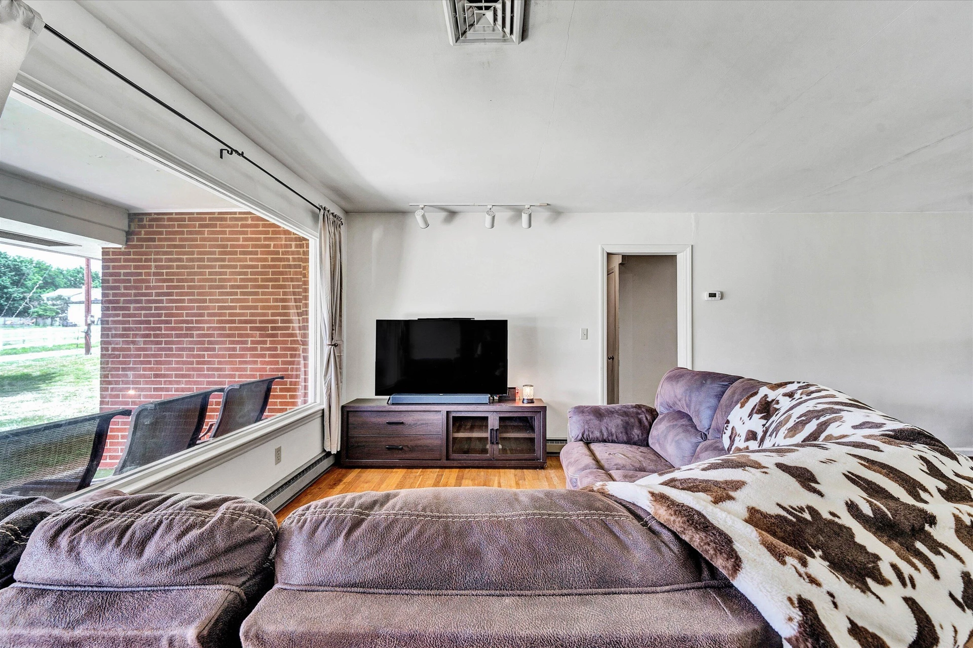 1217 Oakwood ST - Photo 10