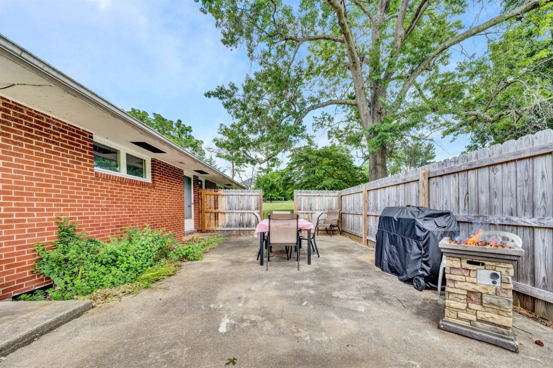 1217 Oakwood ST - Photo 24