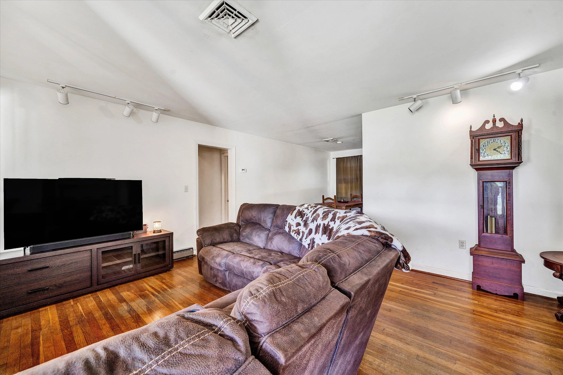 1217 Oakwood ST - Photo 9