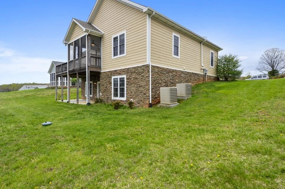 1057 Barrow Hills DR - Photo 8