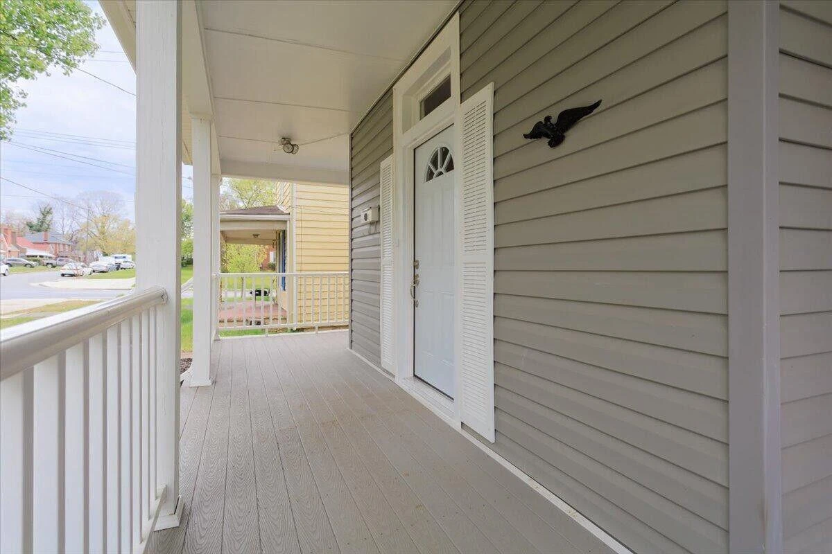 1006 Staunton AVE - Photo 5