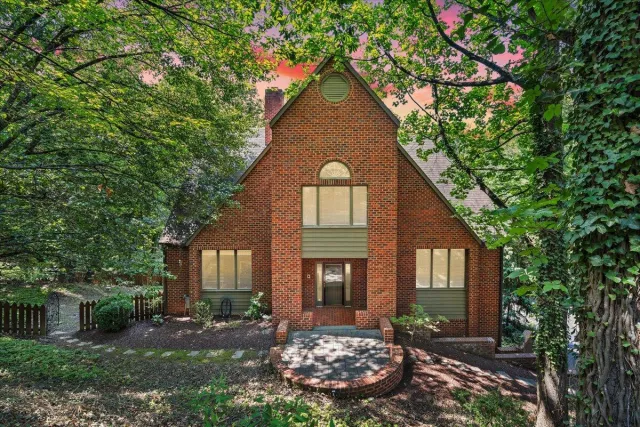 3501 Peakwood DR