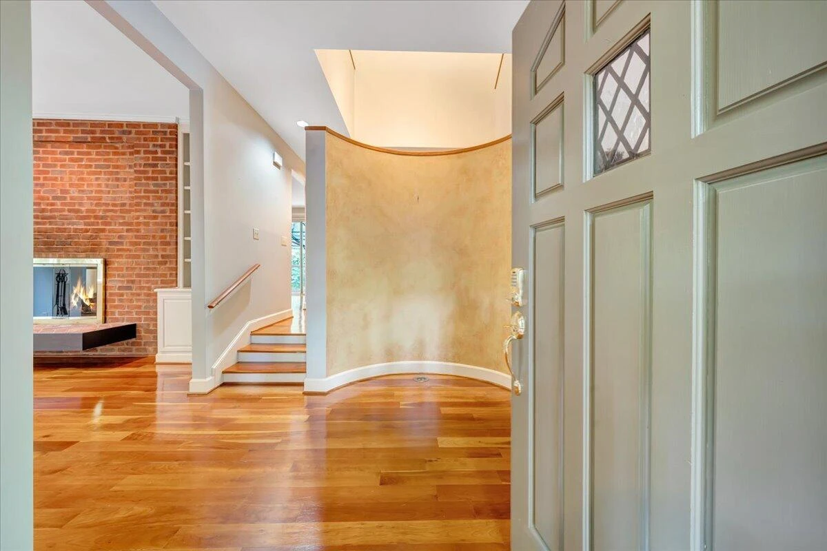 3501 Peakwood DR - Photo 4