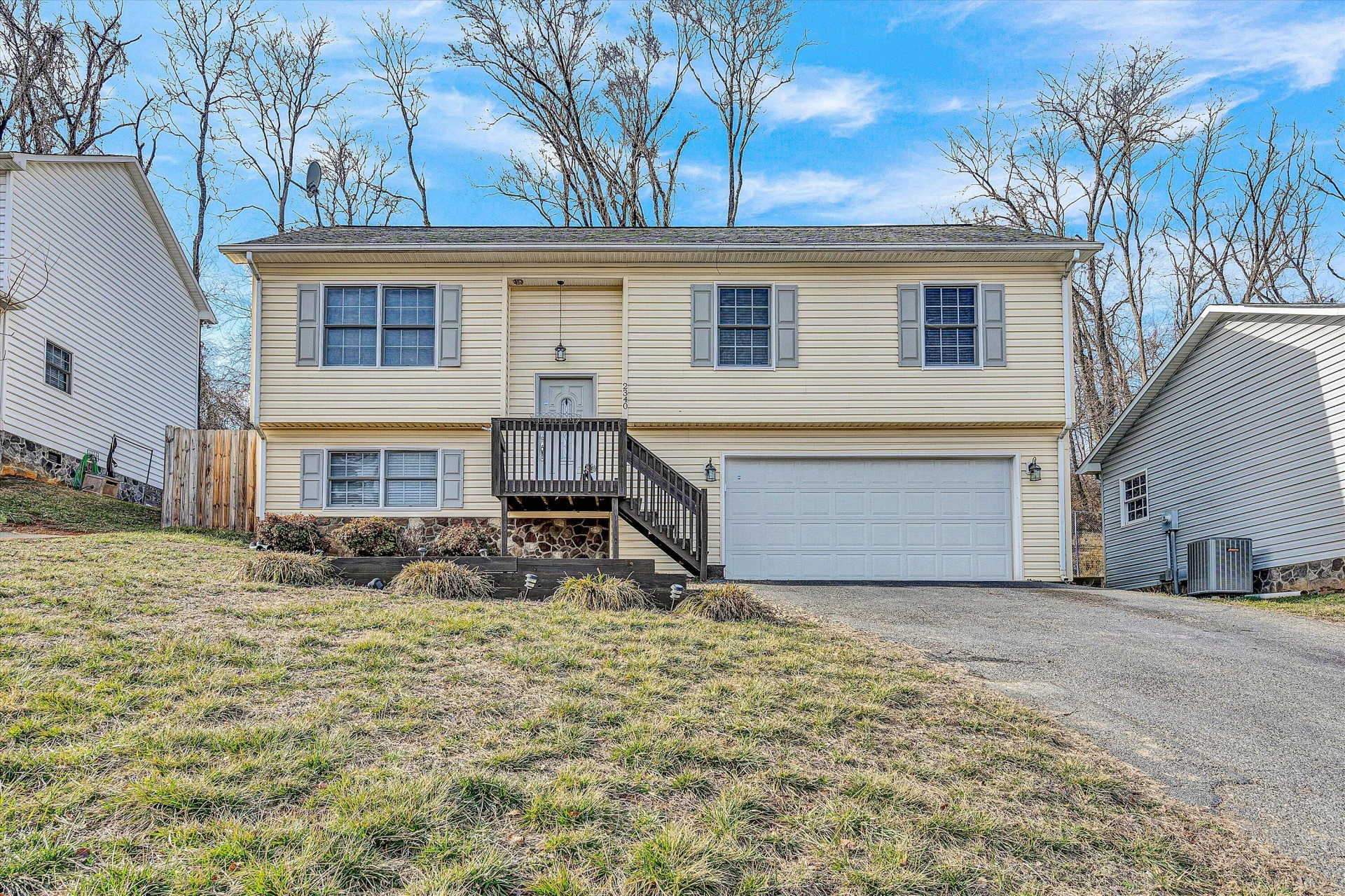 2340 Locust Grove CIR