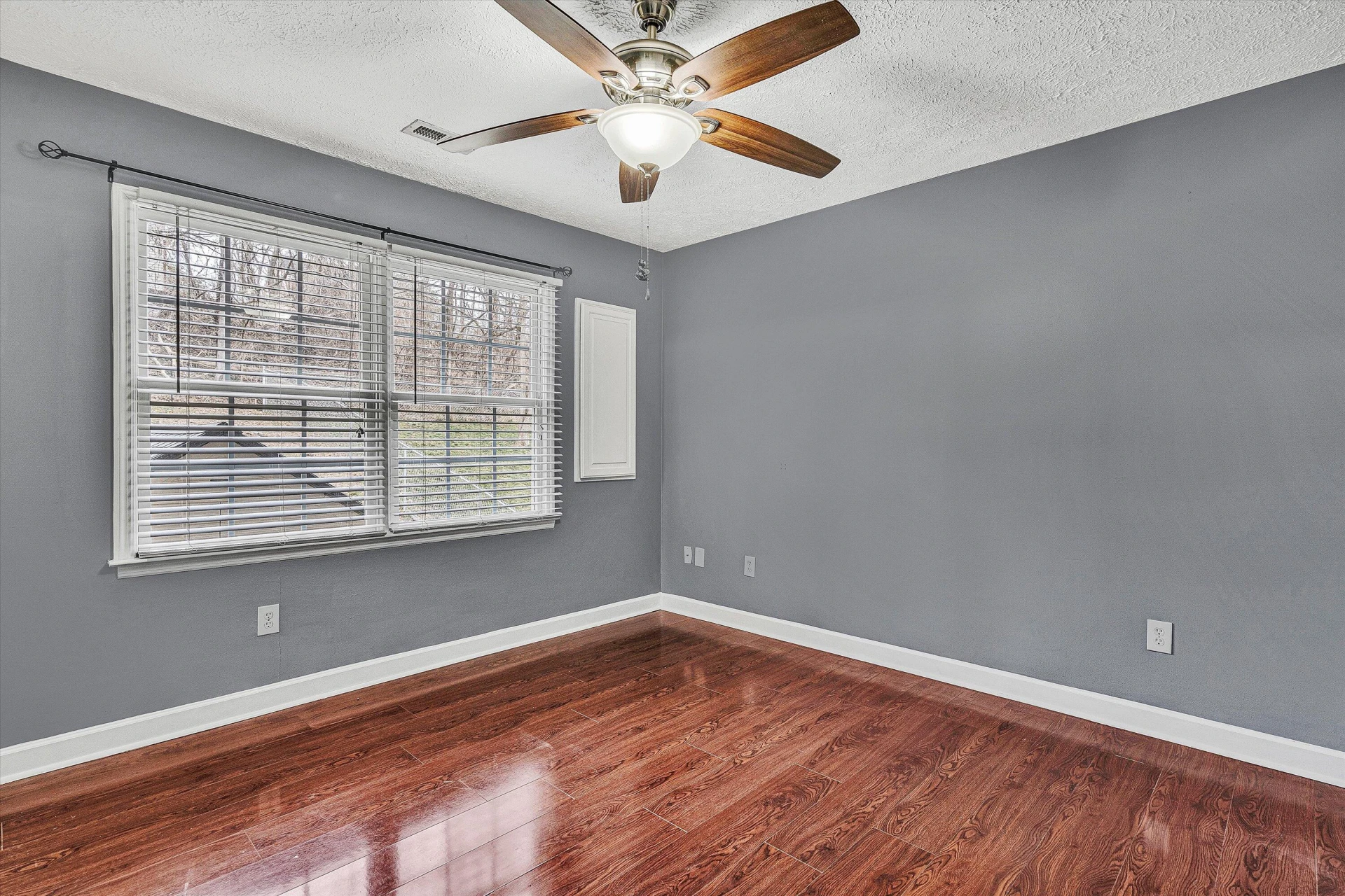 2340 Locust Grove CIR - Photo 11