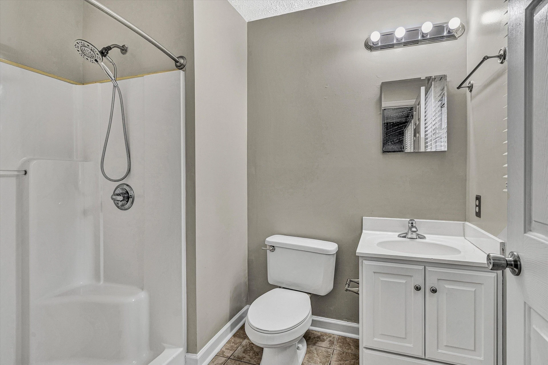 2340 Locust Grove CIR - Photo 14
