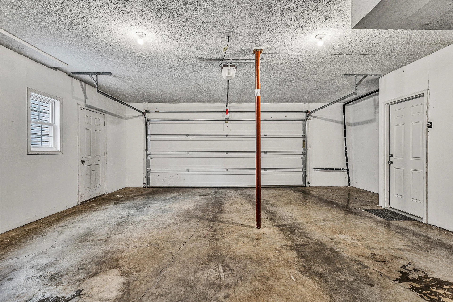 2340 Locust Grove CIR - Photo 23