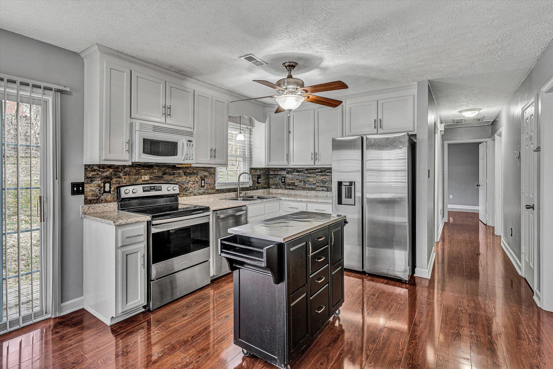 2340 Locust Grove CIR - Photo 7
