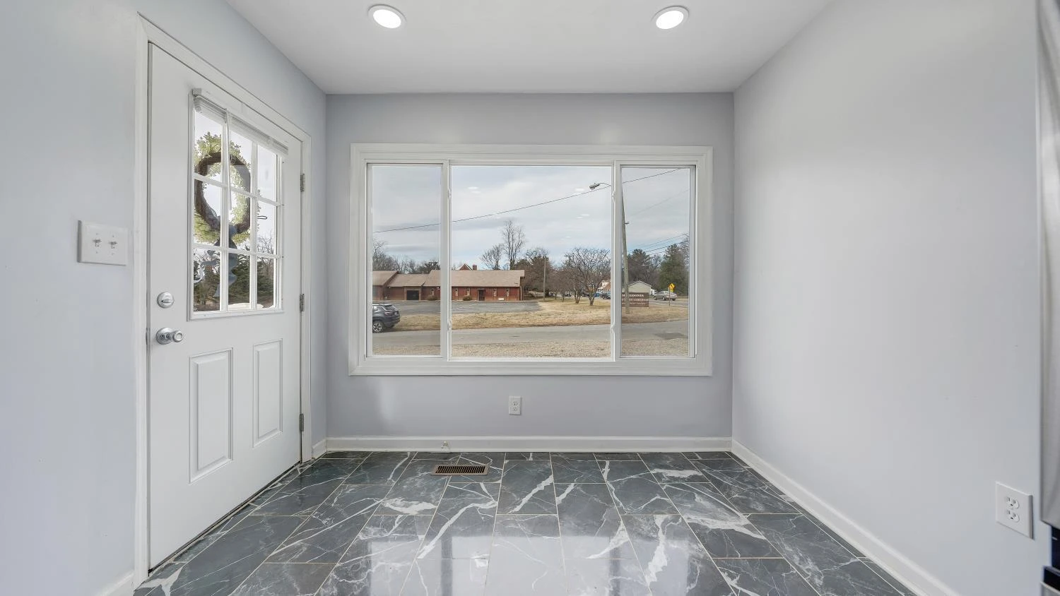 2846 Cove RD - Photo 11
