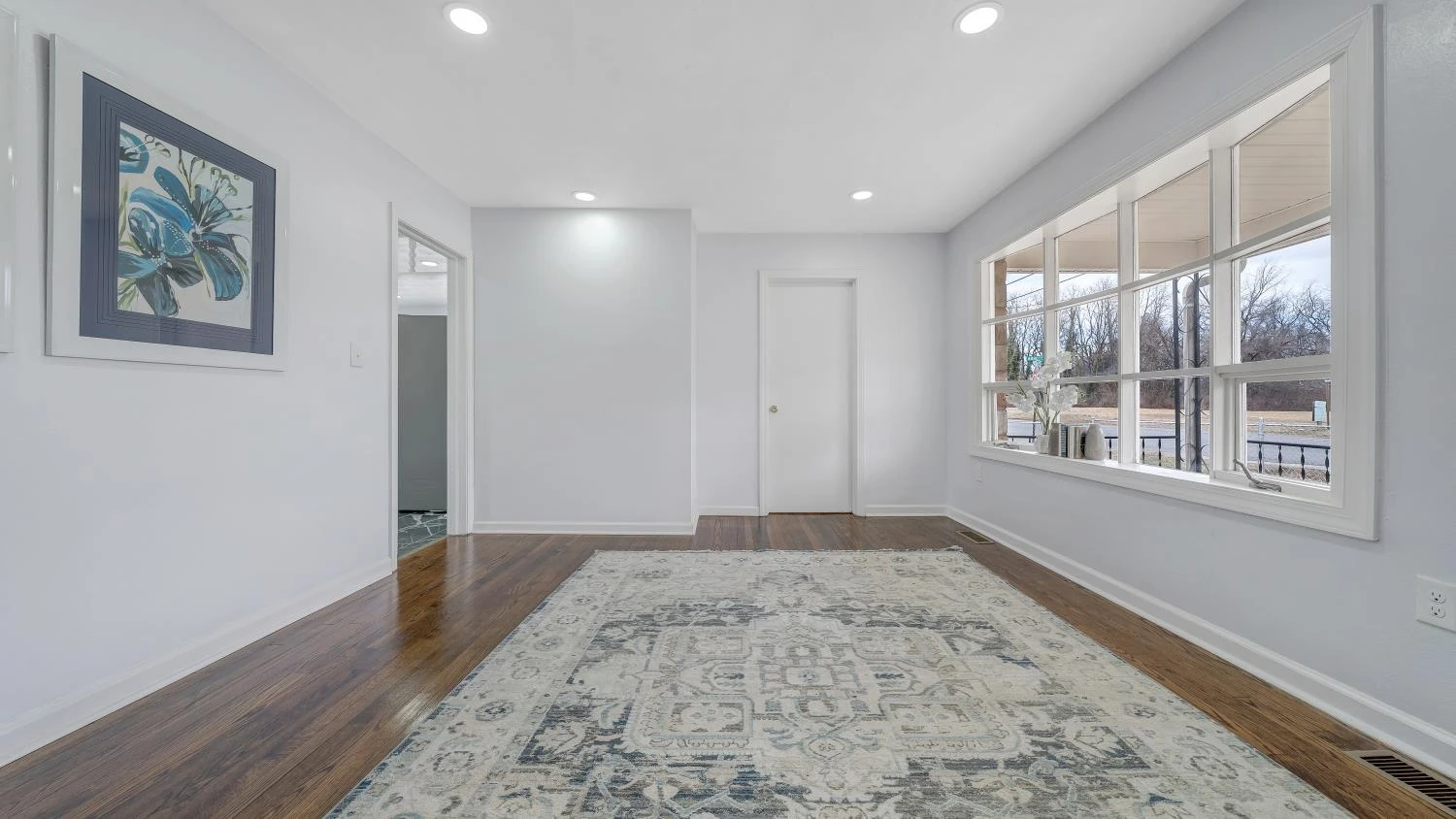 2846 Cove RD - Photo 3