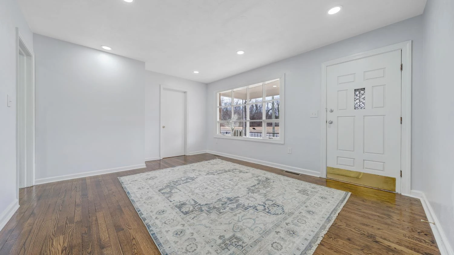 2846 Cove RD - Photo 5