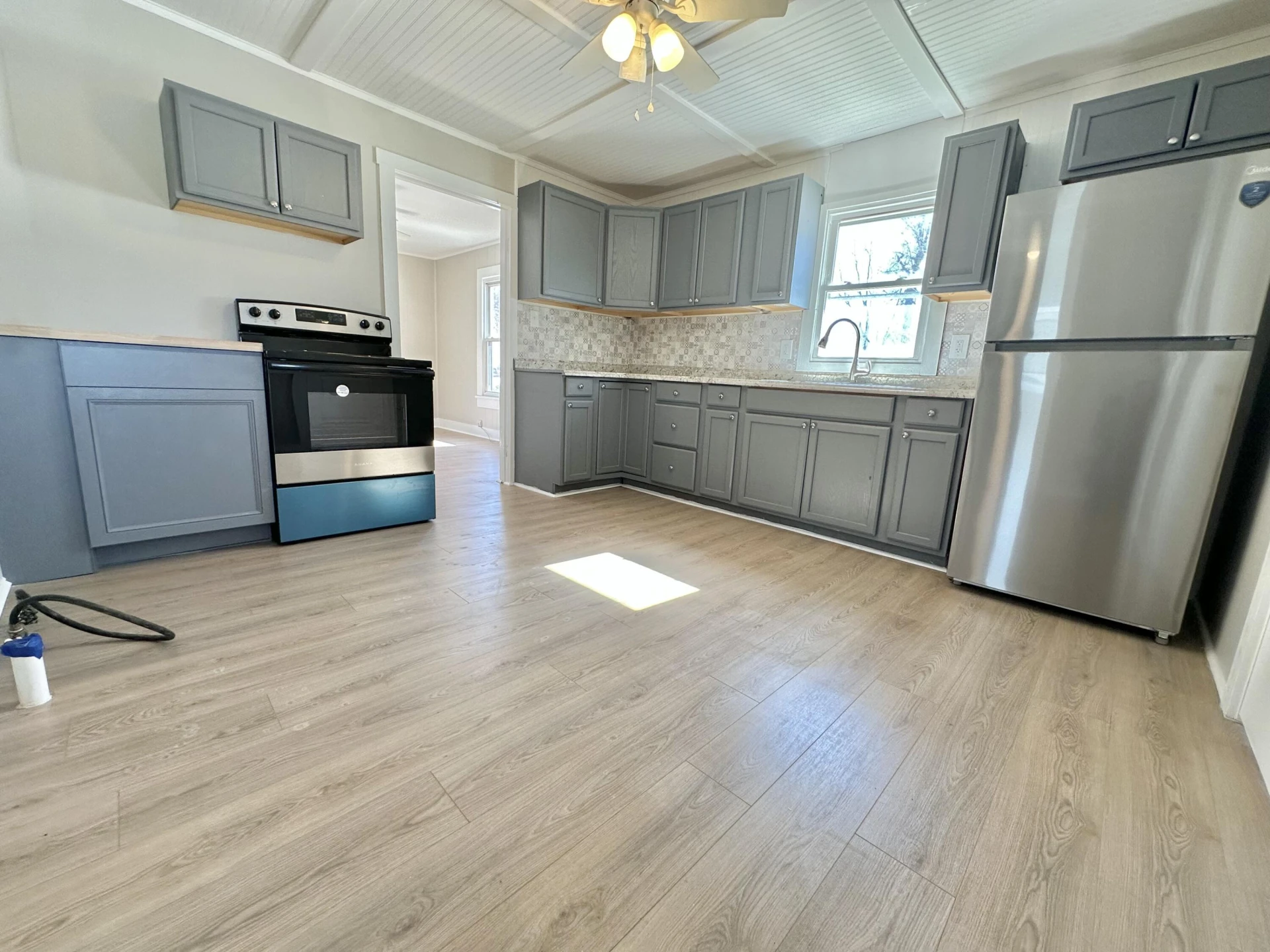 704 Pocahontas AVE - Photo 17